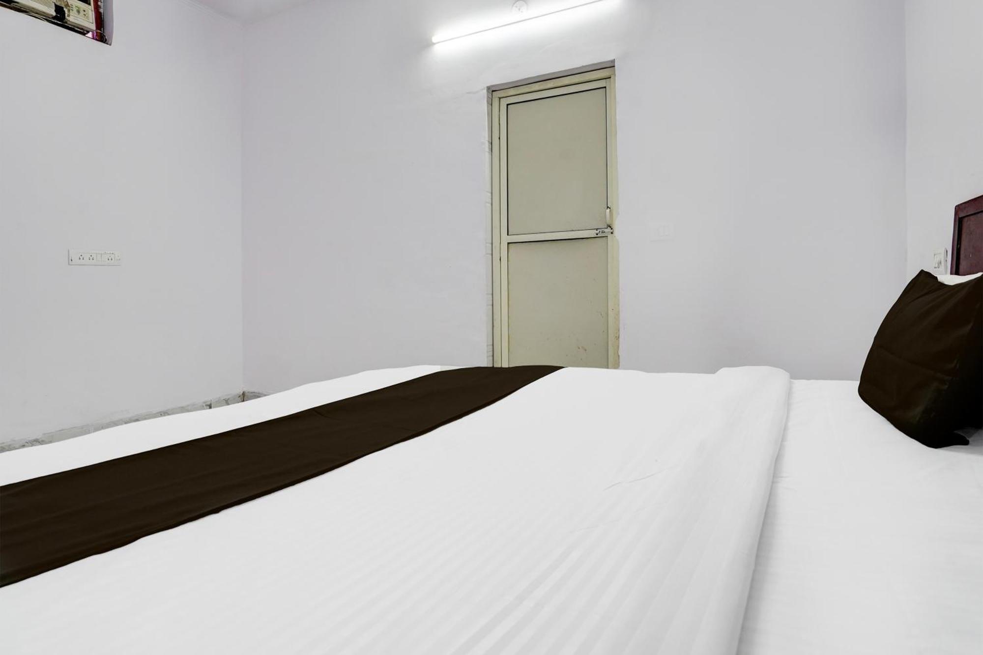 Super Hotel O Wamson Kalkaji Devi Экстерьер фото